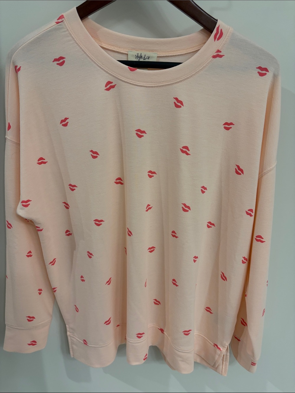 Style & Co. Light Pink Pullover with Pink Lip Print